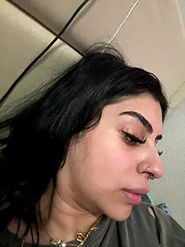 ThickerThanYoBitch online show from 10.08.25