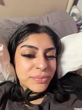 ThickerThanYoBitch online show from 10.14.25