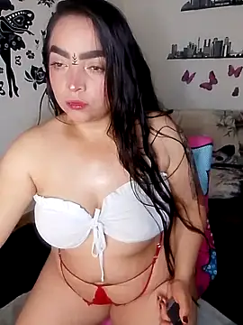 Snapshot of samantha2207 chatting on 09.17.25 samantha2207 online show from 09.17.25