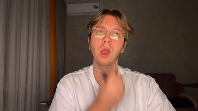 kiopiggy online show from 11.30.25