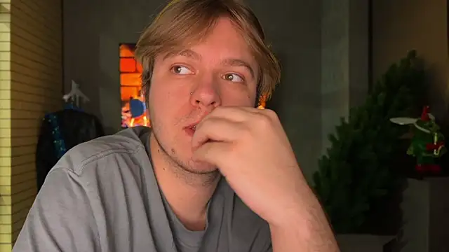 kiopiggy online show from 12.22.25