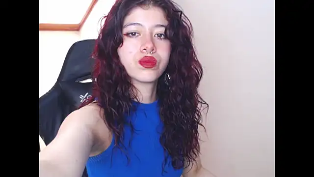 Snapshot of SuzzyyM chatting on 02.05.25 SuzzyyM online show from 02.05.25