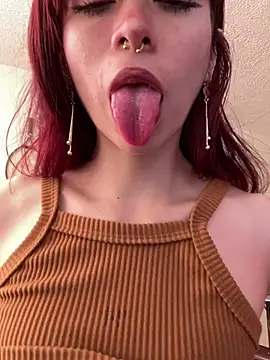 SuzzyyM online show from 03.27.26