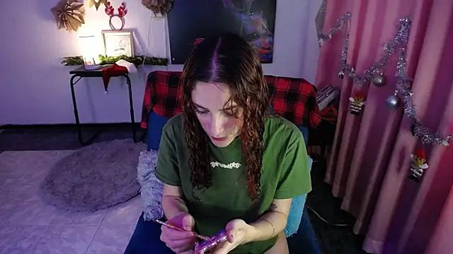 Snapshot of IsaBaileys_ chatting on 12.18.24 IsaBaileys  online show from 12.18.24