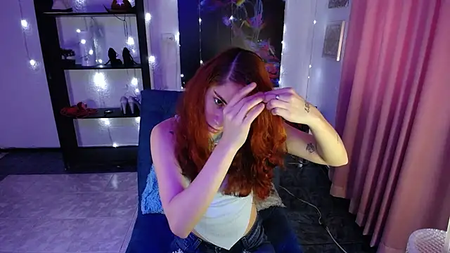 Snapshot of IsaBaileys_ chatting on 02.06.25 IsaBaileys  online show from 02.06.25