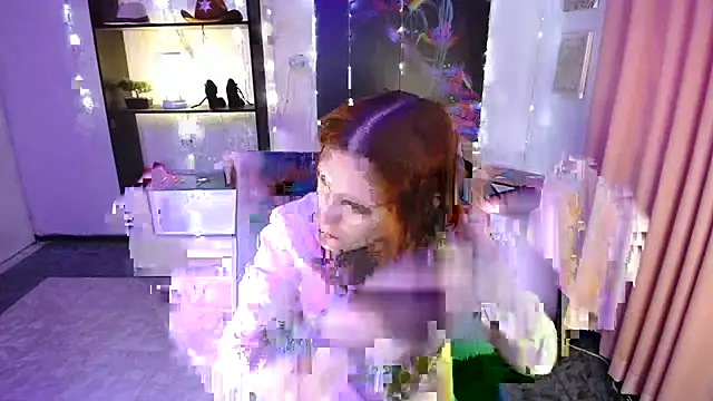Snapshot of IsaBaileys_ chatting on 02.08.25 IsaBaileys  online show from 02.08.25