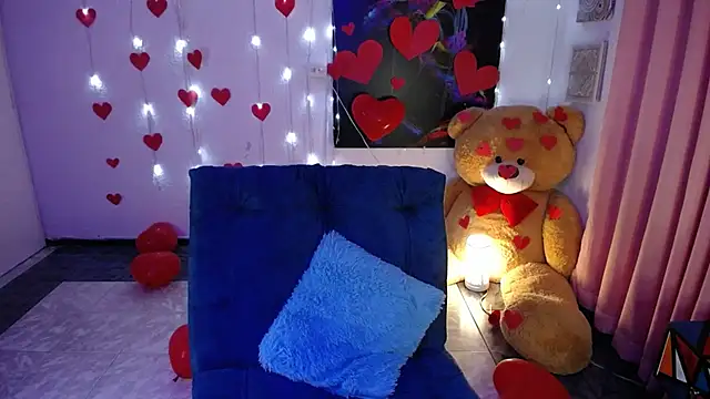 Snapshot of IsaBaileys_ chatting on 02.15.25 IsaBaileys  online show from 02.15.25