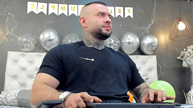 Snapshot of BruceDallas chatting on 12.18.24 BruceDallas online show from 12.18.24