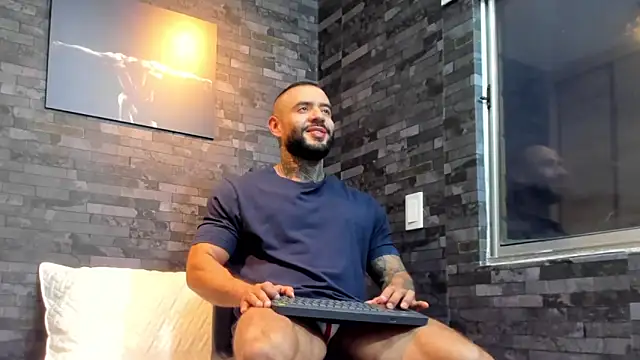 Snapshot of BruceDallas chatting on 10.29.25 BruceDallas online show from 10.29.25