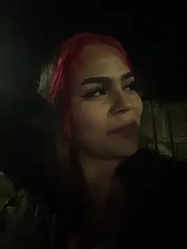 Snapshot of Chloemercury chatting on 12.05.25 Chloemercury online show from 12.05.25