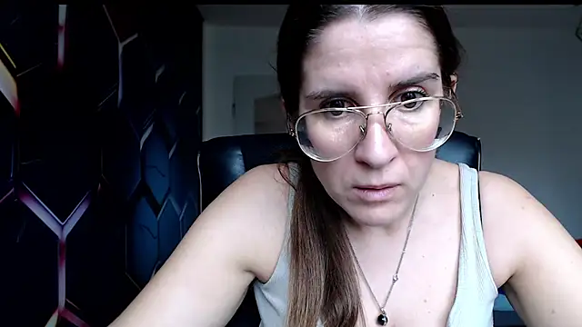 Snapshot of KayaRose chatting on 12.11.24 KayaRose online show from 12.11.24
