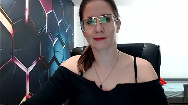Snapshot of KayaRose chatting on 12.20.24 KayaRose online show from 12.20.24