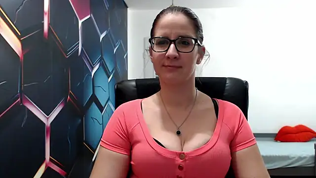 Snapshot of KayaRose chatting on 01.28.25 KayaRose online show from 01.28.25