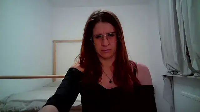 Snapshot of KayaRose chatting on 10.25.25 KayaRose online show from 10.25.25