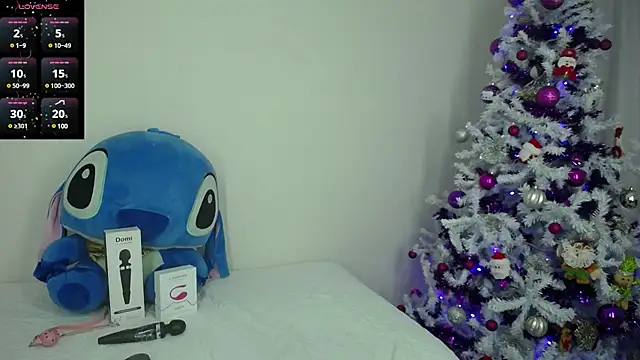 Snapshot of LauraSofia_Cam chatting on 12.08.24 LauraSofia Cam online show from 12.08.24