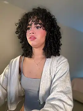 Lianh Benett online show from 12.20.24