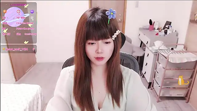 Snapshot of a0513 chatting on 05.08.26 a0513 online show from 05.08.26