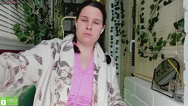 Snapshot of Candys_booty chatting on 12.07.24 Candys booty online show from 12.07.24