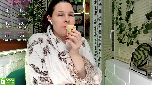 Snapshot of Candys_booty chatting on 12.13.24 Candys booty online show from 12.13.24