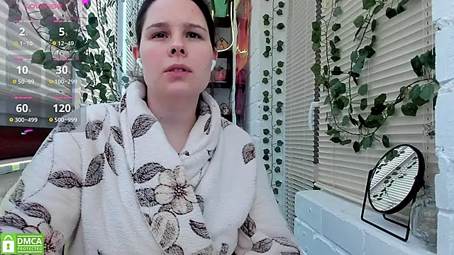 Snapshot of Candys_booty chatting on 12.15.24 Candys booty online show from 12.15.24