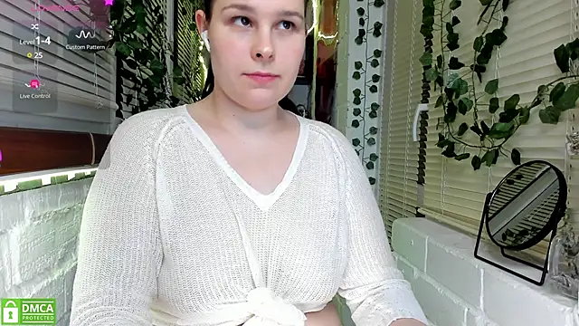 Snapshot of Candys_booty chatting on 12.15.24 Candys booty online show from 12.15.24