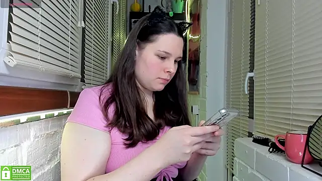 Snapshot of Candys_booty chatting on 12.25.24 Candys booty online show from 12.25.24