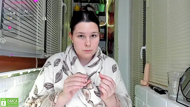 Snapshot of Candys_booty chatting on 12.26.24 Candys booty online show from 12.26.24