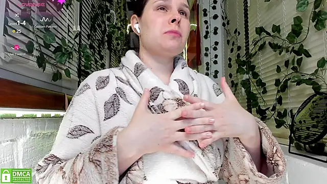 Snapshot of Candys_booty chatting on 03.17.25 Candys booty online show from 03.17.25