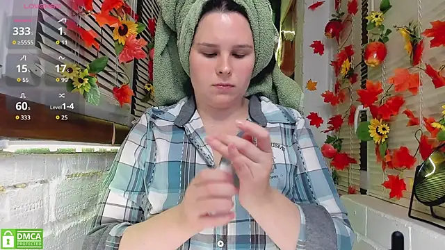 Snapshot of Candys_booty chatting on 10.18.25 Candys booty online show from 10.18.25