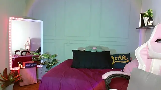 tiffany laurens online show from 12.08.24