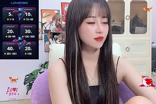  LLisa  online show from 09.10.25