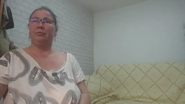 EmmaSquirt online show from 02.13.25