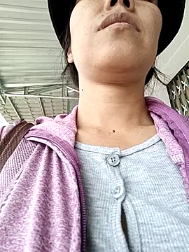 2HotAsain4u online show from 01.17.26