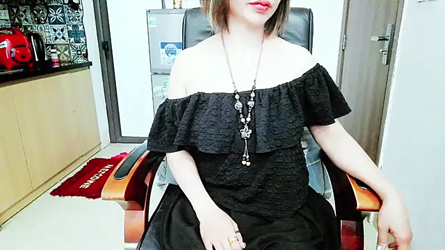 Miu-Le online show from 11.23.25