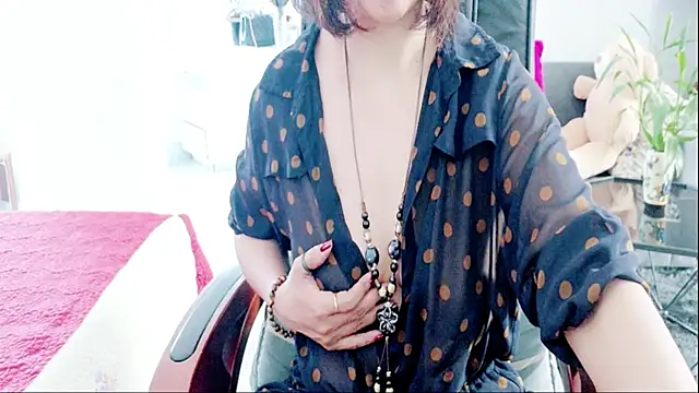 Snapshot of Miu-Le chatting on 07.17.26 Miu-Le online show from 07.17.26