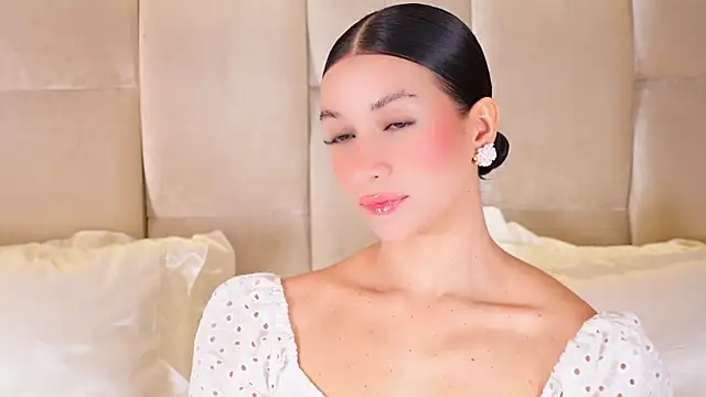 KiraKayleigh1 online show from 12.19.25