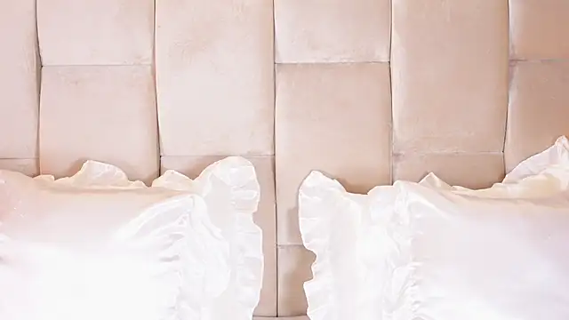 KiraKayleigh1 online show from 04.18.26