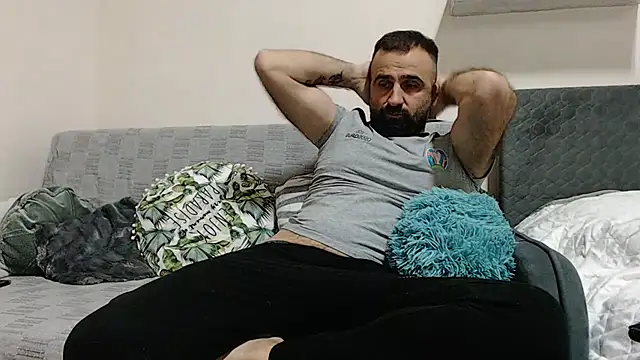 Snapshot of ivat80 chatting on 12.14.24 ivat80 online show from 12.14.24