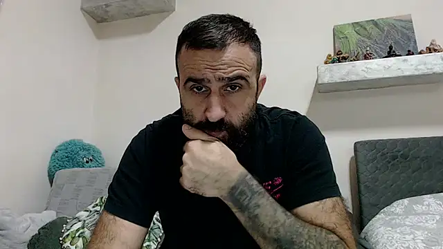 Snapshot of ivat80 chatting on 12.21.24 ivat80 online show from 12.21.24