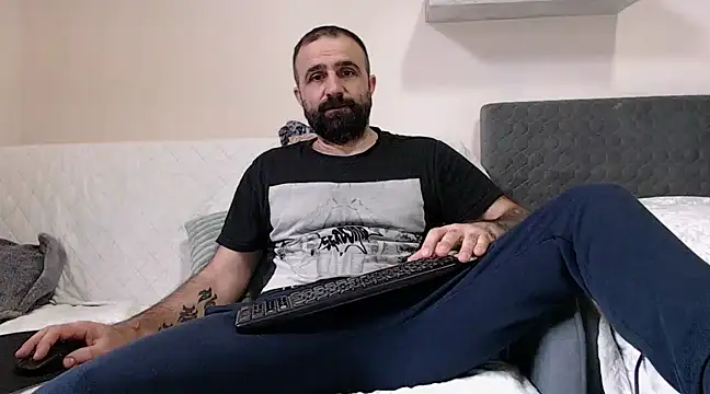 Snapshot of ivat80 chatting on 03.13.25 ivat80 online show from 03.13.25