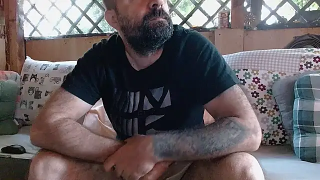 Snapshot of ivat80 chatting on 05.28.26 ivat80 online show from 05.28.26