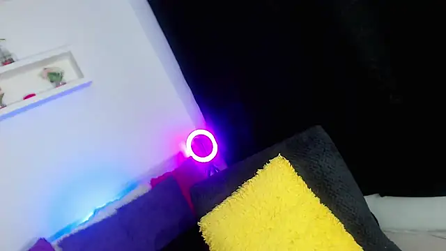 Snapshot of Ari_Tss chatting on 02.23.25 Ari Tss online show from 02.23.25