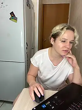 MrMrsRight online show from 02.06.25