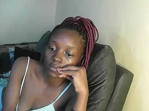 petite clara24 online show from 02.22.25