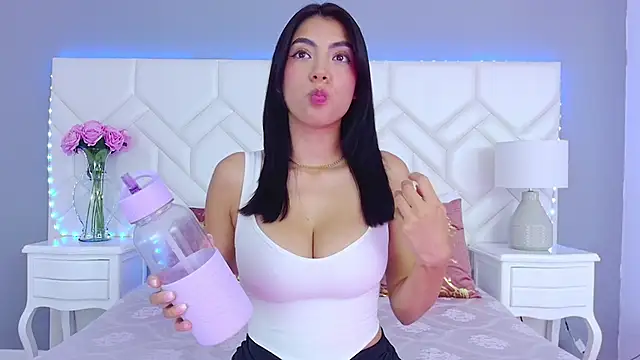 Julie Bennet online show from 01.10.25