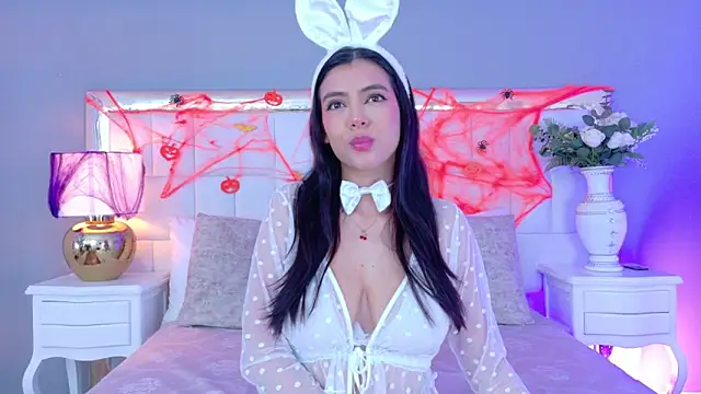 Julie Bennet online show from 10.22.25