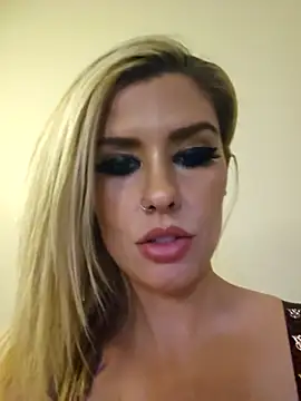 ellieconradxo online show from 12.25.24