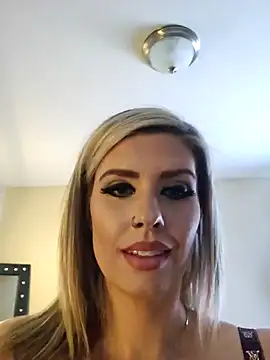 ellieconradxo online show from 12.30.24