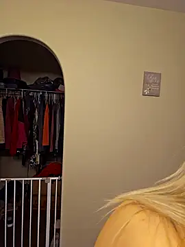 ellieconradxo online show from 12.31.24