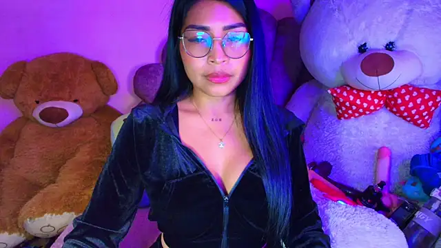 Pocahontascute 33 online show from 06.05.26